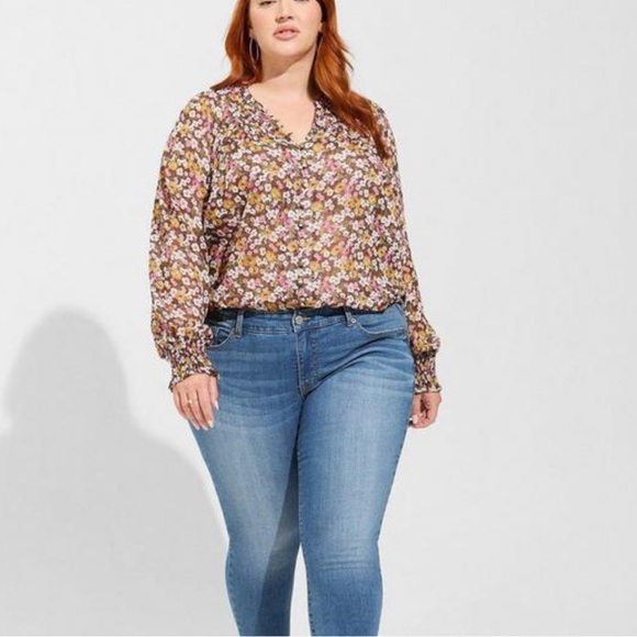 TORRID | Crinkle Blouse - Picture 1 of 4
